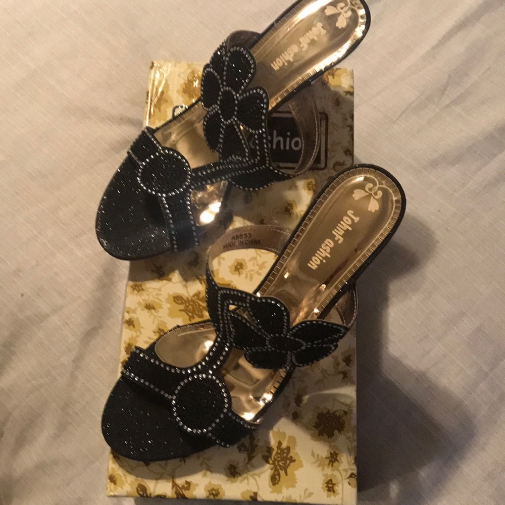 Sandals- size 8